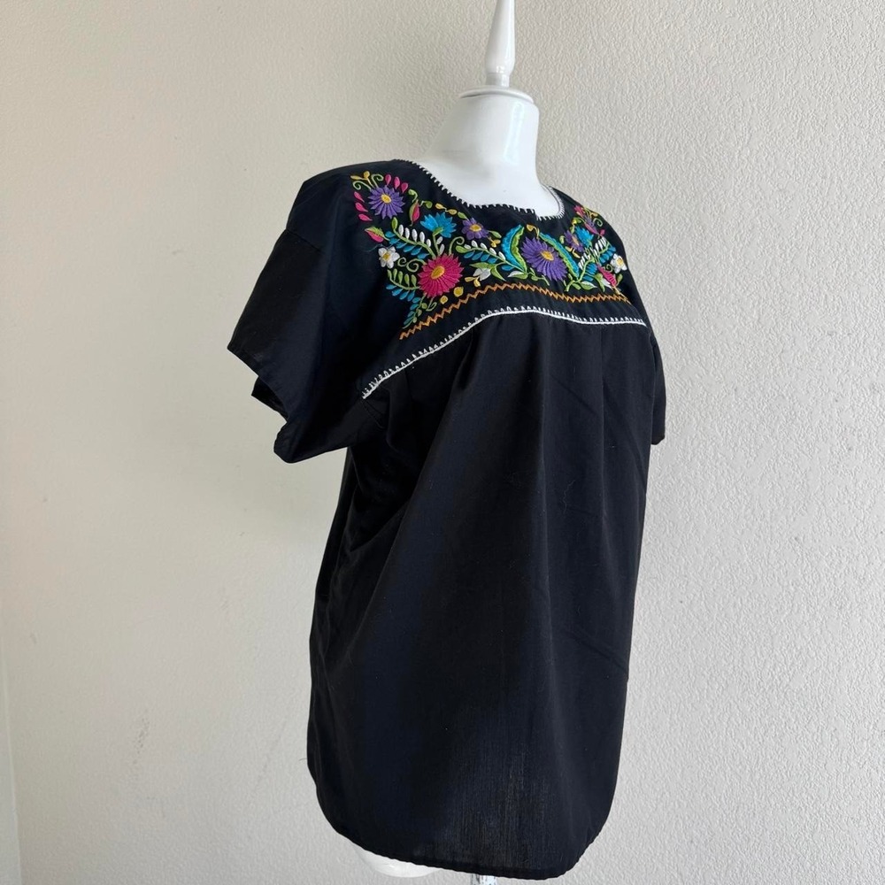 Black embroidered blouse Mexican style - Picture 8 of 8